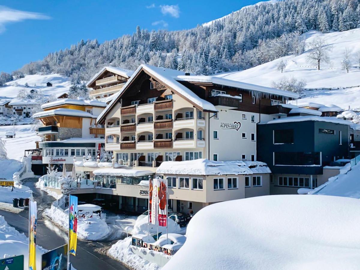 Alpen-Herz Romantik & Spa - Adults Only Ladis Luaran gambar