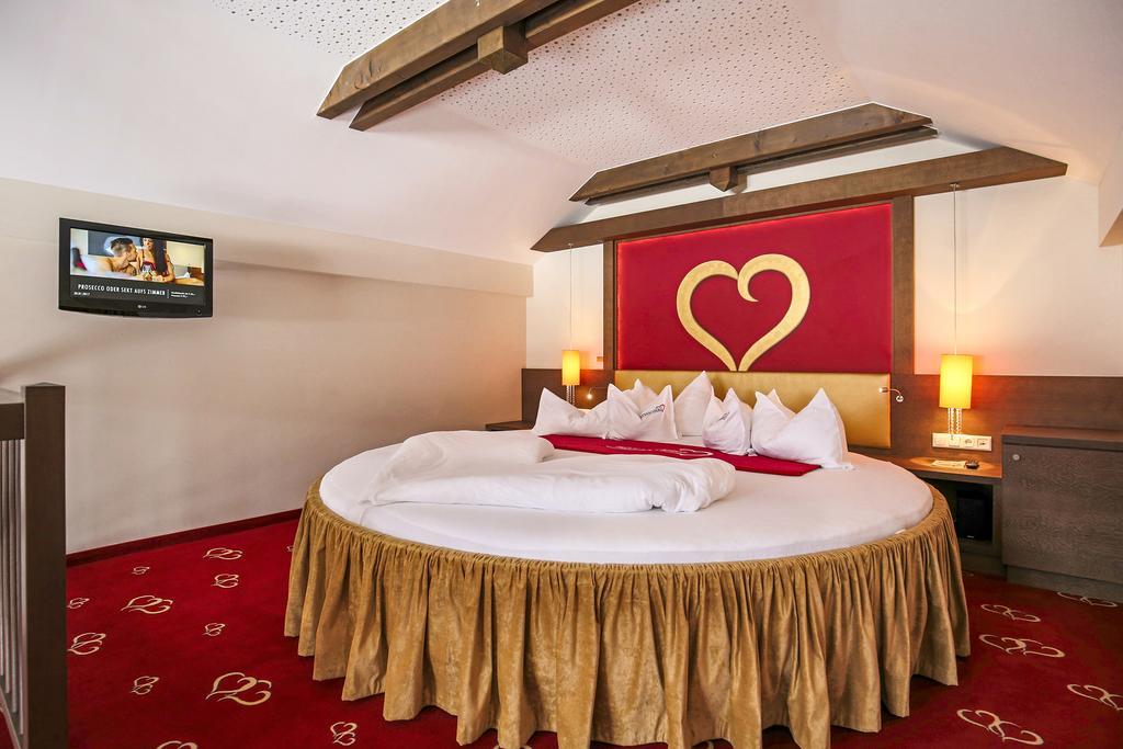 Alpen-Herz Romantik & Spa - Adults Only Ladis Luaran gambar