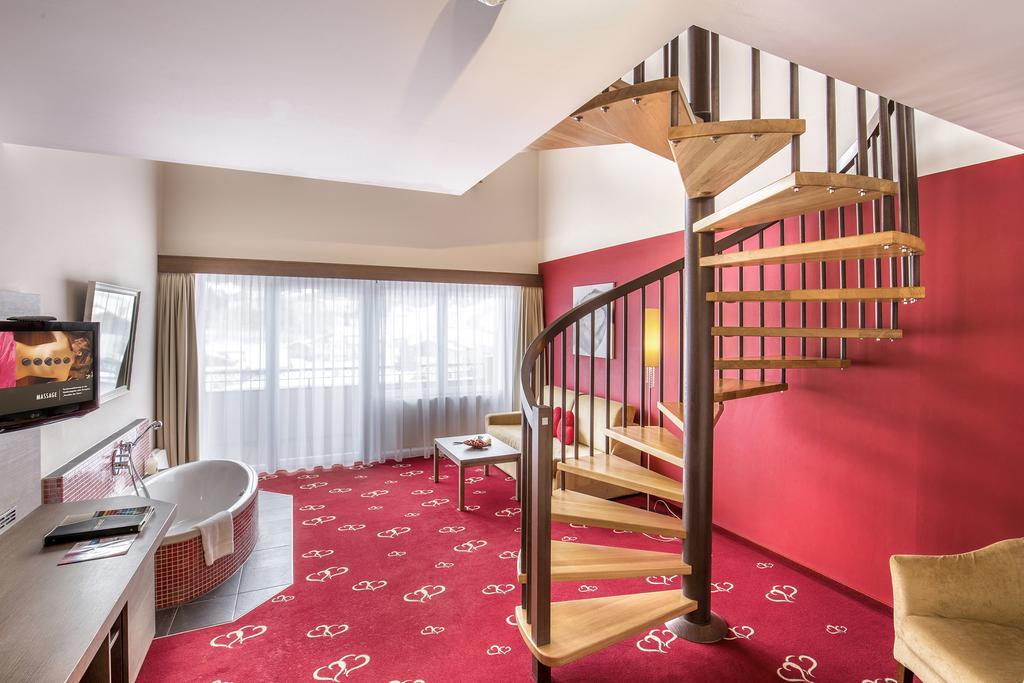 Alpen-Herz Romantik & Spa - Adults Only Ladis Luaran gambar